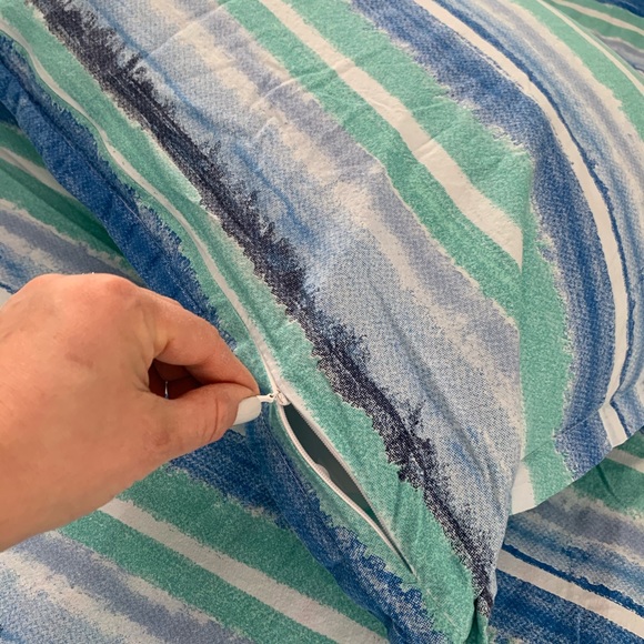 Twin Duvet Cover with 1 sham duvet insert included - Picture 7 of 8